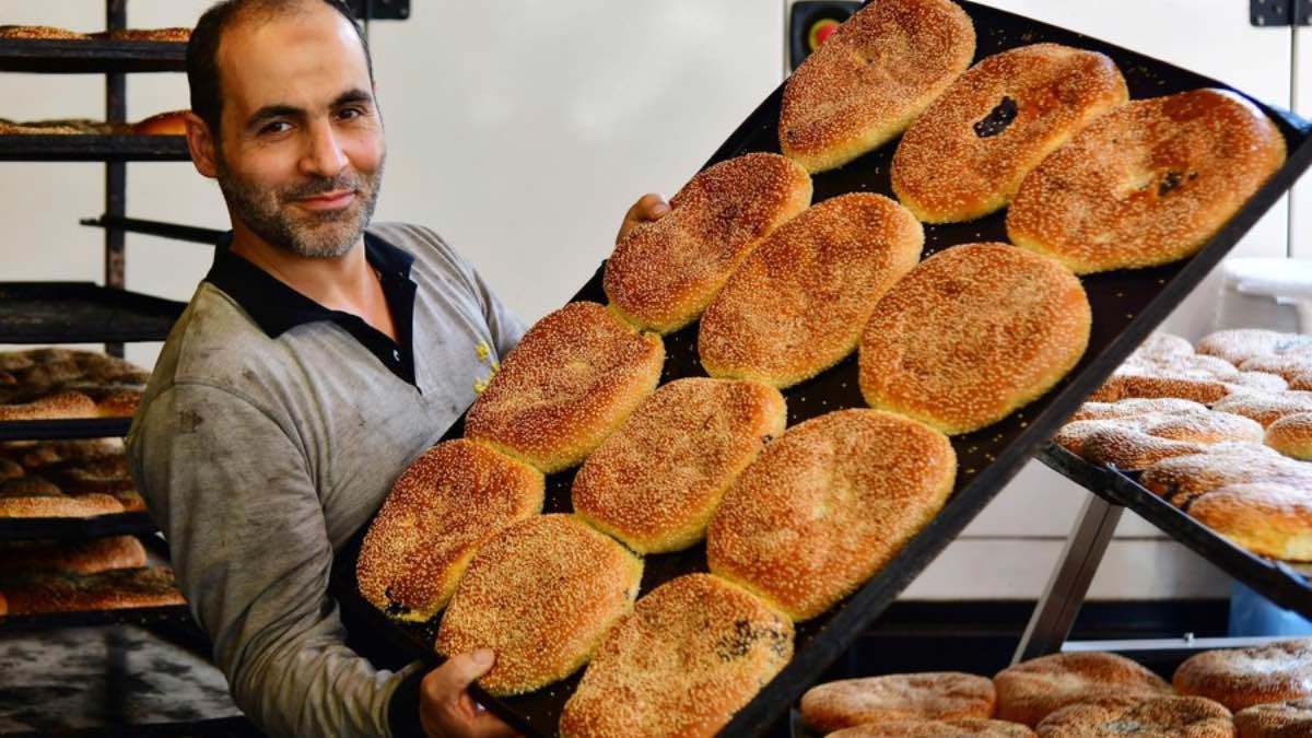 معروك رمضان.. ضيف موائد السوريين في الوطن ورفيقهم في الغربة