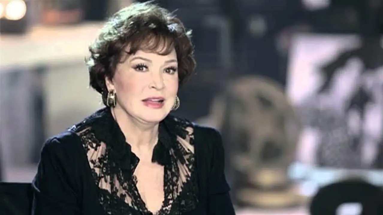 "موقف لا يُنسى".. هكذا أضحك "الزعيم" لبلبة في عزاء والدتها