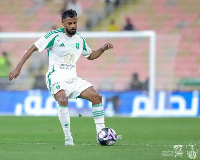 عبد الله العمار لاعب الأهلي السعودي