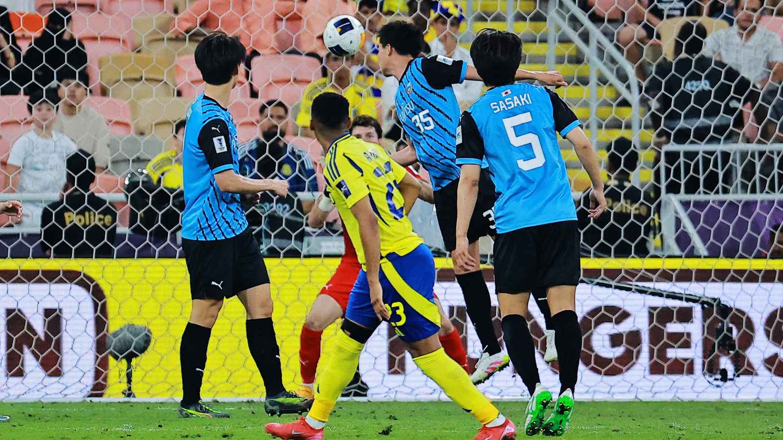 انهيار أيمن يحيى وأوتافيو بعد خسارة النصر أمام كاواساكي (فيديو)