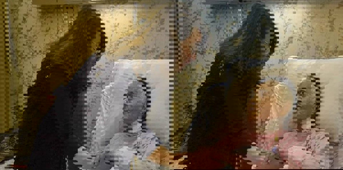 الفنانة المصرية مديحة يسري هُددت بالطرد من المستشفى