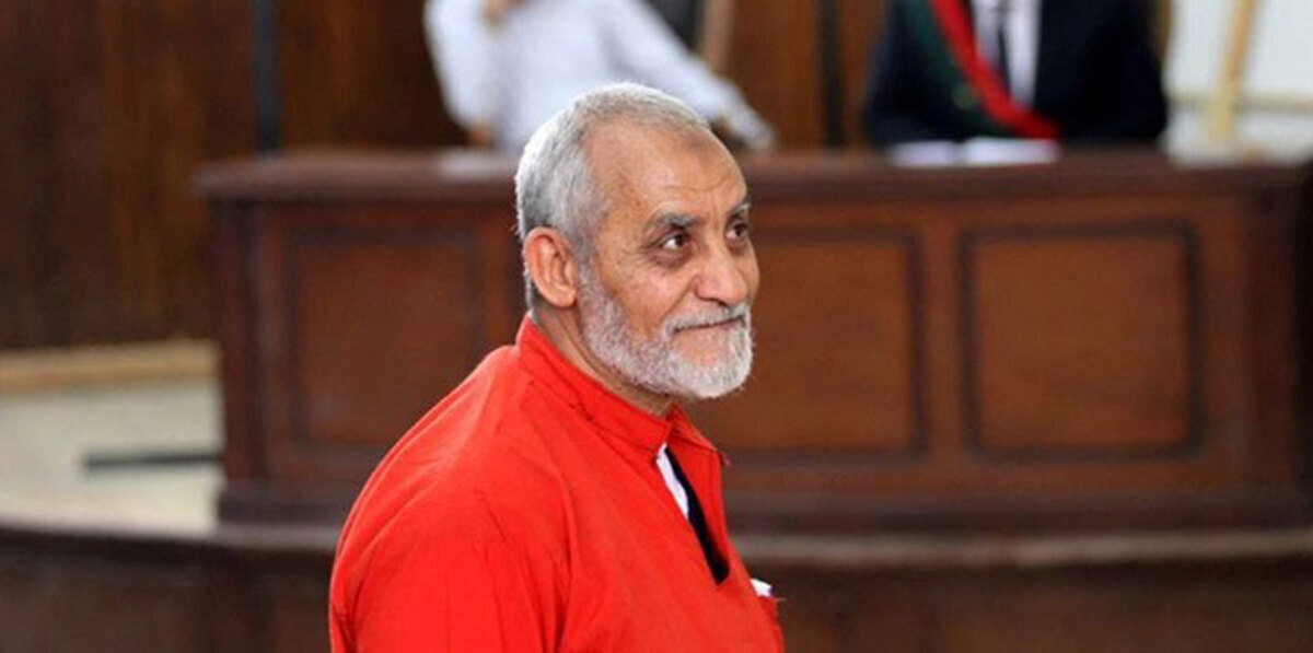 مصر.. المحكمة العسكرية تنظر محاكمة مرشد الإخوان و311 آخرين