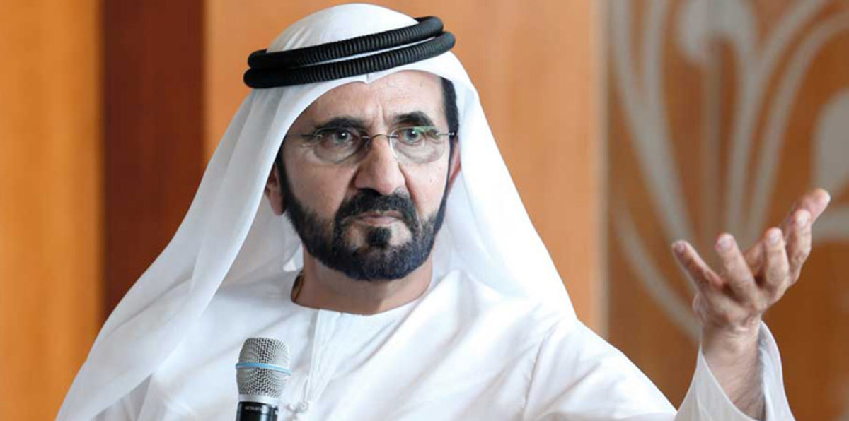 بالصور.. محمد بن راشد يجمع فريق عمله  في جلسة عصف ذهني