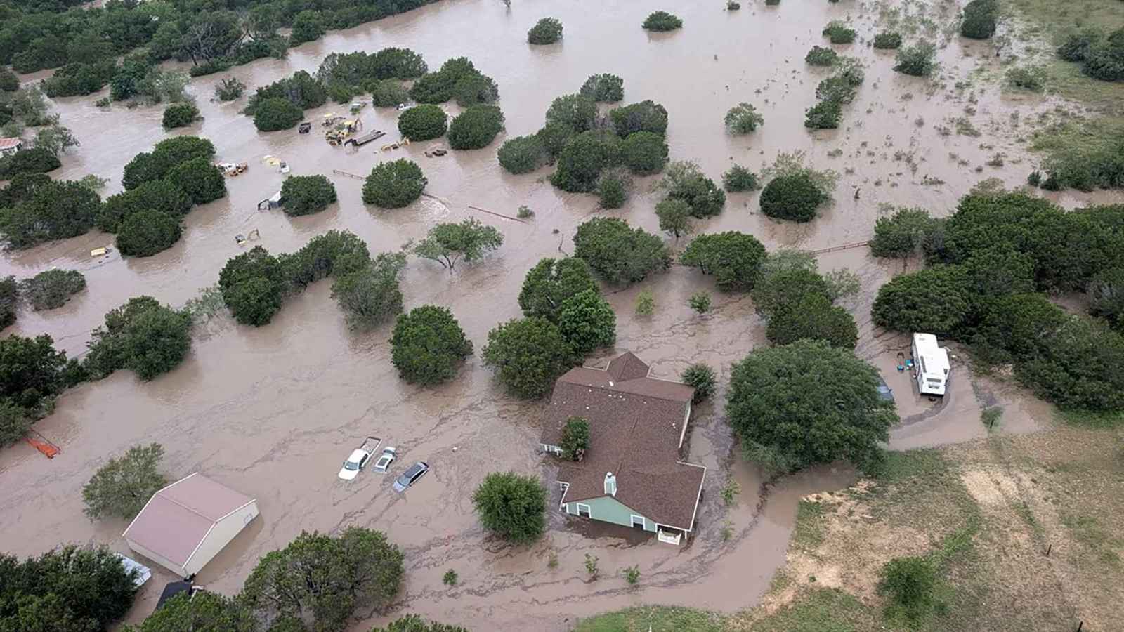 بعد كارثة تكساس.. تحذيرات أمريكية من عواصف جديدة