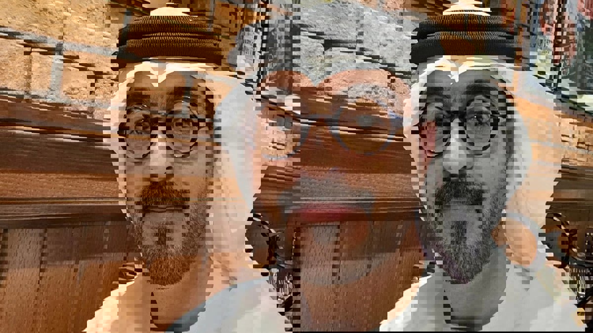 أحدث ظهور للفنان الإماراتي المعتزل محمد المازم يثير تفاعلا بين متابعيه 