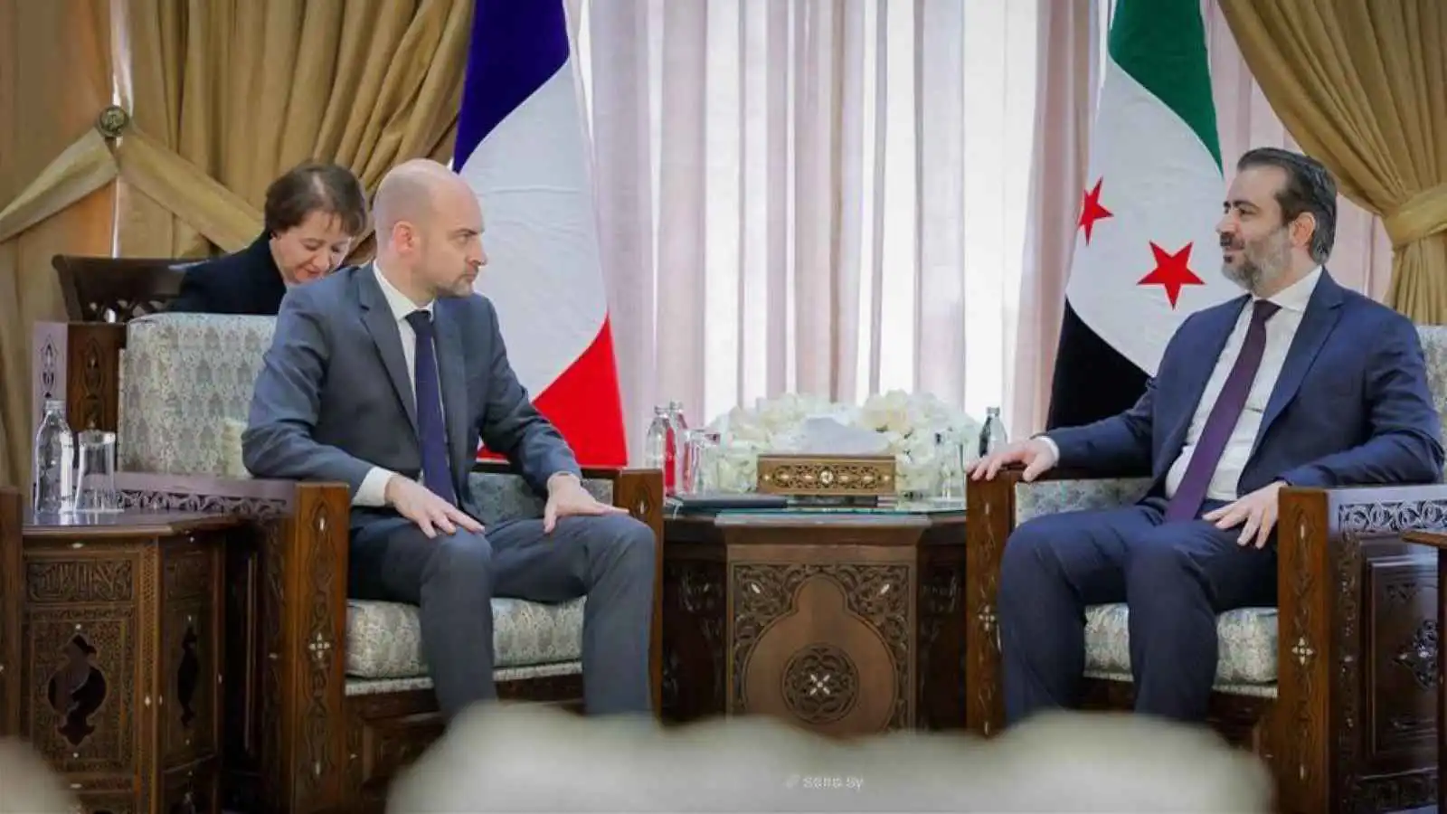 وزير خارجية فرنسا يحدد أولوية بلاده "المطلقة" في سوريا