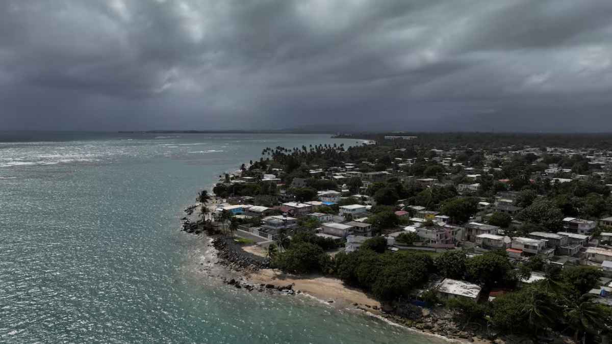 أغرقت "الجزر العذراء".. ترقب تحول "إرنستو" إلى إعصار‎