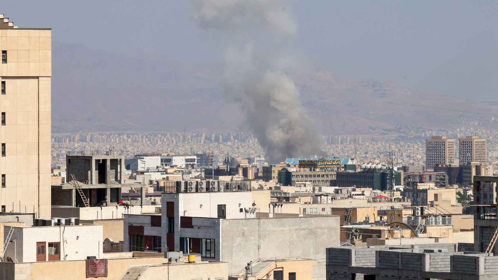 إسرائيل تعلن اغتيال عالم نووي في طهران