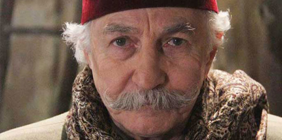 حسام تحسين بك ينفي شائعة وفاته