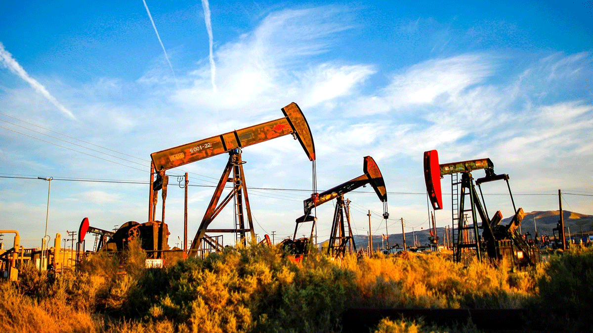 النفط يهبط وسط شكوك حيال وتيرة التعافي بسبب ارتفاع إصابات كورونا