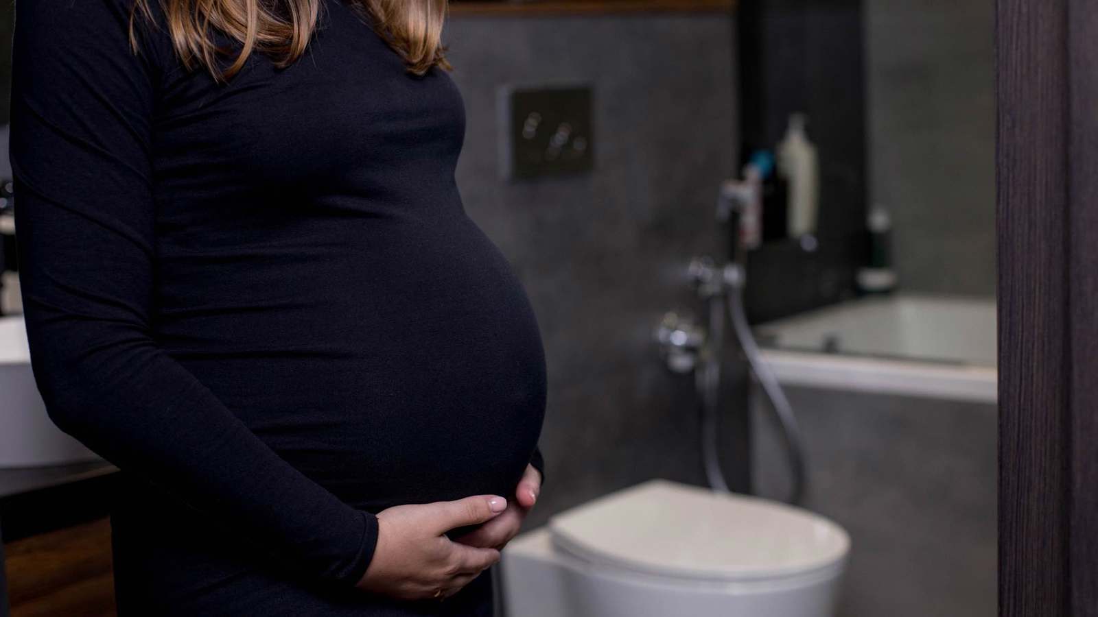 ما يجب معرفته عن "القيء الدموي" خلال الحمل