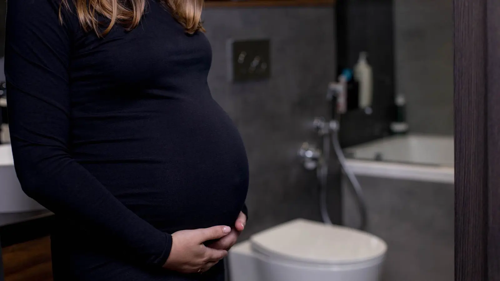 ما يجب معرفته عن "القيء الدموي" خلال الحمل