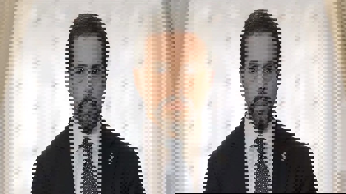 هل تمهد مشاورات "الأمير السنوسي" لعودة الملكية إلى ليبيا؟