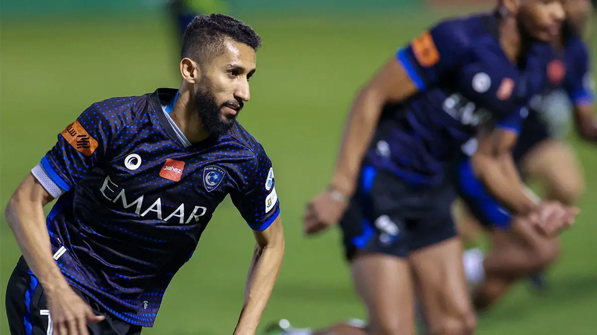 وليد الفراج يكشف حقيقة تجديد عقدي سلمان الفرج وياسر الشهراني مع الهلال (فيديو)