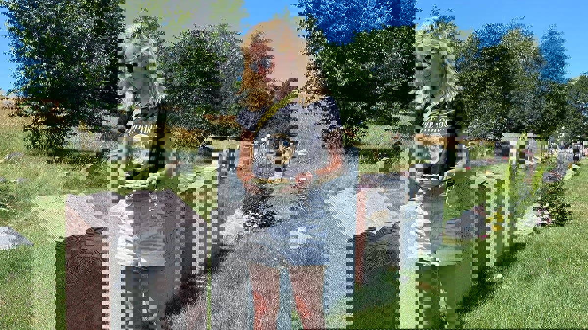 امرأة تحظى بشهرة واسعة بطهي "وصفات القبور"