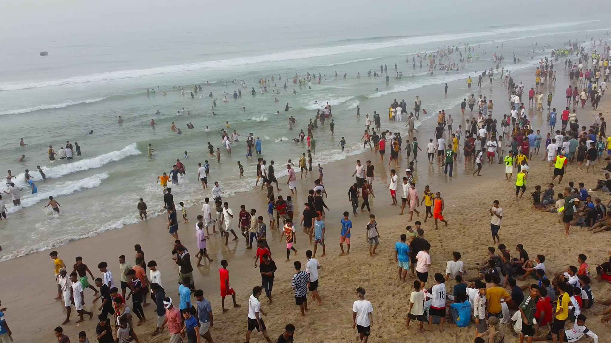 "نجم البلدة".. احتفاء بظاهرة فلكية "فريدة" في حضرموت (صور)