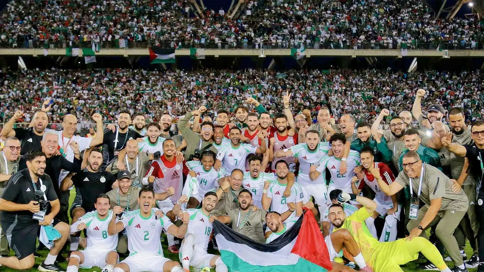 "أنتم على موعد مع المجد".. إنفانتينو يوجه رسالة مثيرة لمنتخب الجزائر (فيديو)