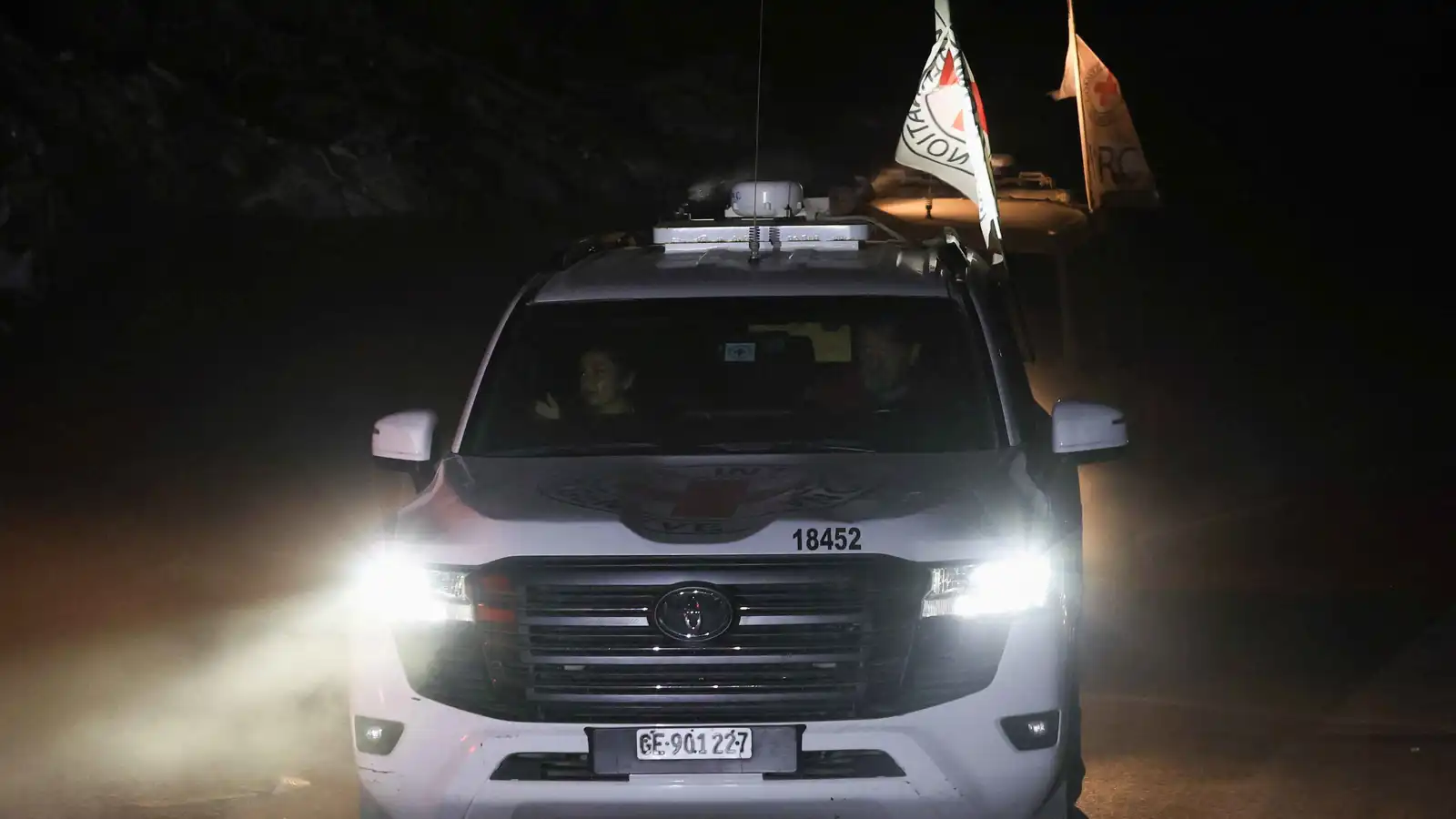 مكتب نتنياهو: إسرائيل تسلّمت جثة رهينة من غزة عبر الصليب الأحمر