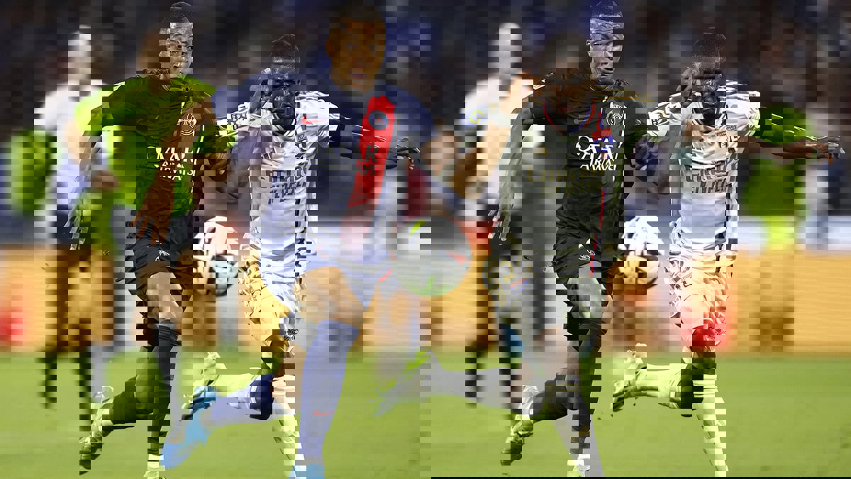 الدوري الفرنسي: ثنائية مبابي تقود باريس سان جيرمان لاكتساح ليون