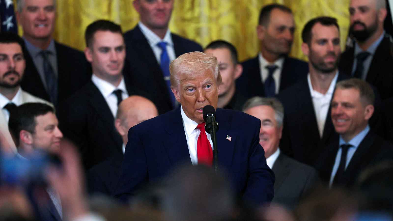 حرب الرسوم الجمركية.. ترامب يهدد الصين بالمزيد