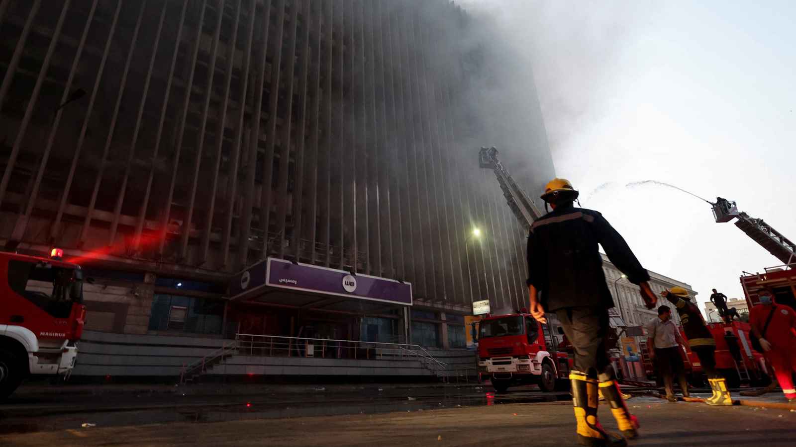 حريق "سنترال رمسيس".. قرينة السيسي تعلق على "بطولة" نور امتياز (صور)