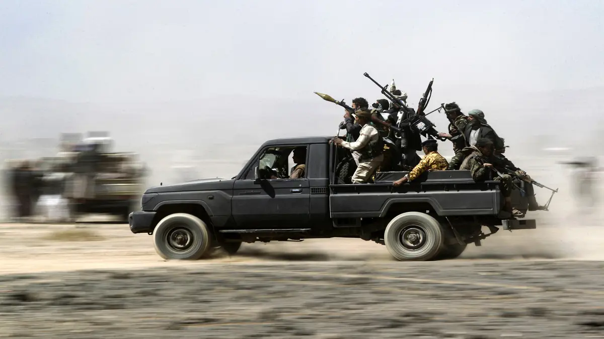 أنباء عن ضبط مسؤول يمني بوزارة الدفاع متهم بـ"التخابر" مع الحوثيين