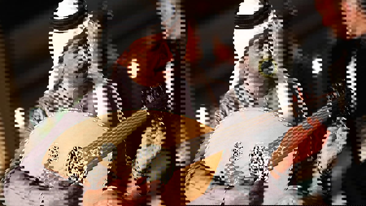 عبادي الجوهر بإطلالة صادمة على دراجة نارية (صورة)