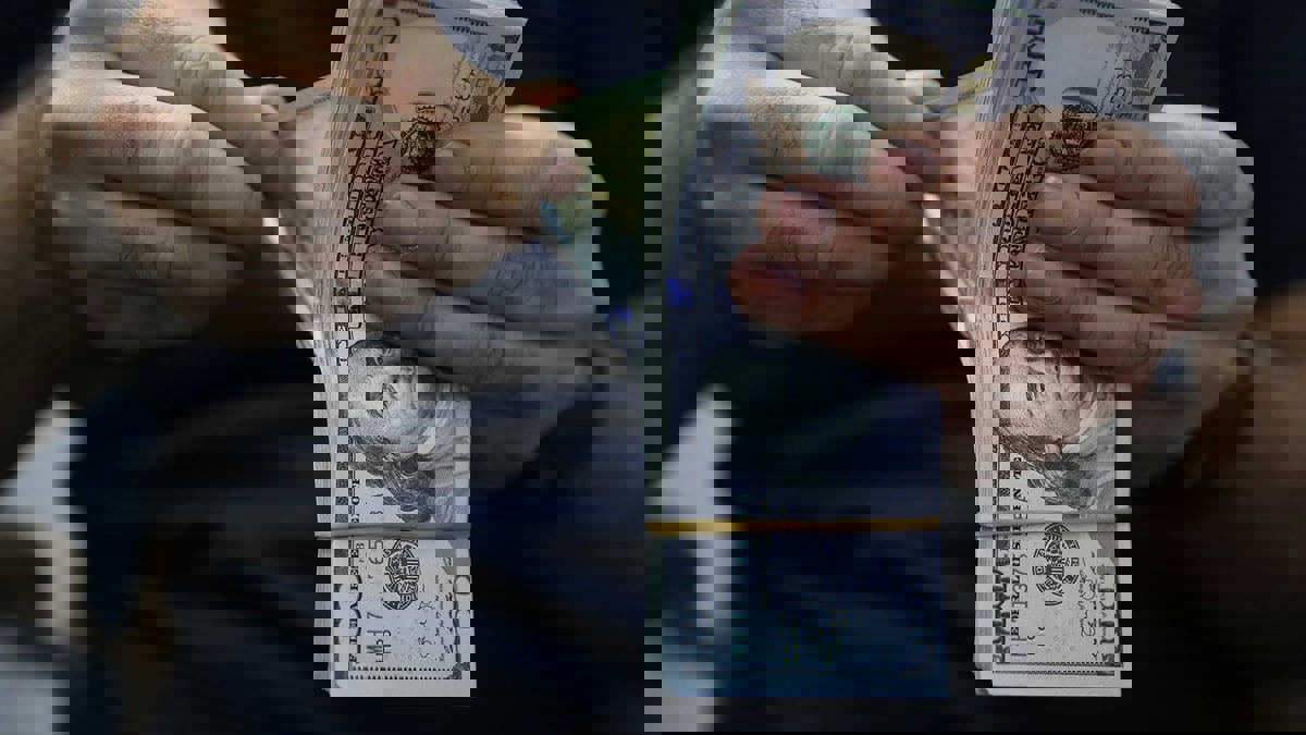 المركزي اليمني في عدن يعلن نتائج اليوم الأول لمزاد بيع النقد الأجنبي