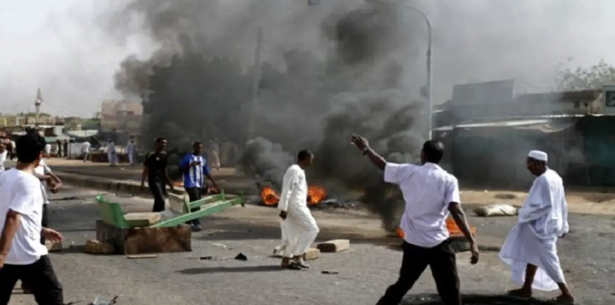 المئات يحتجون في الخرطوم بعد مقتل طالب بالرصاص