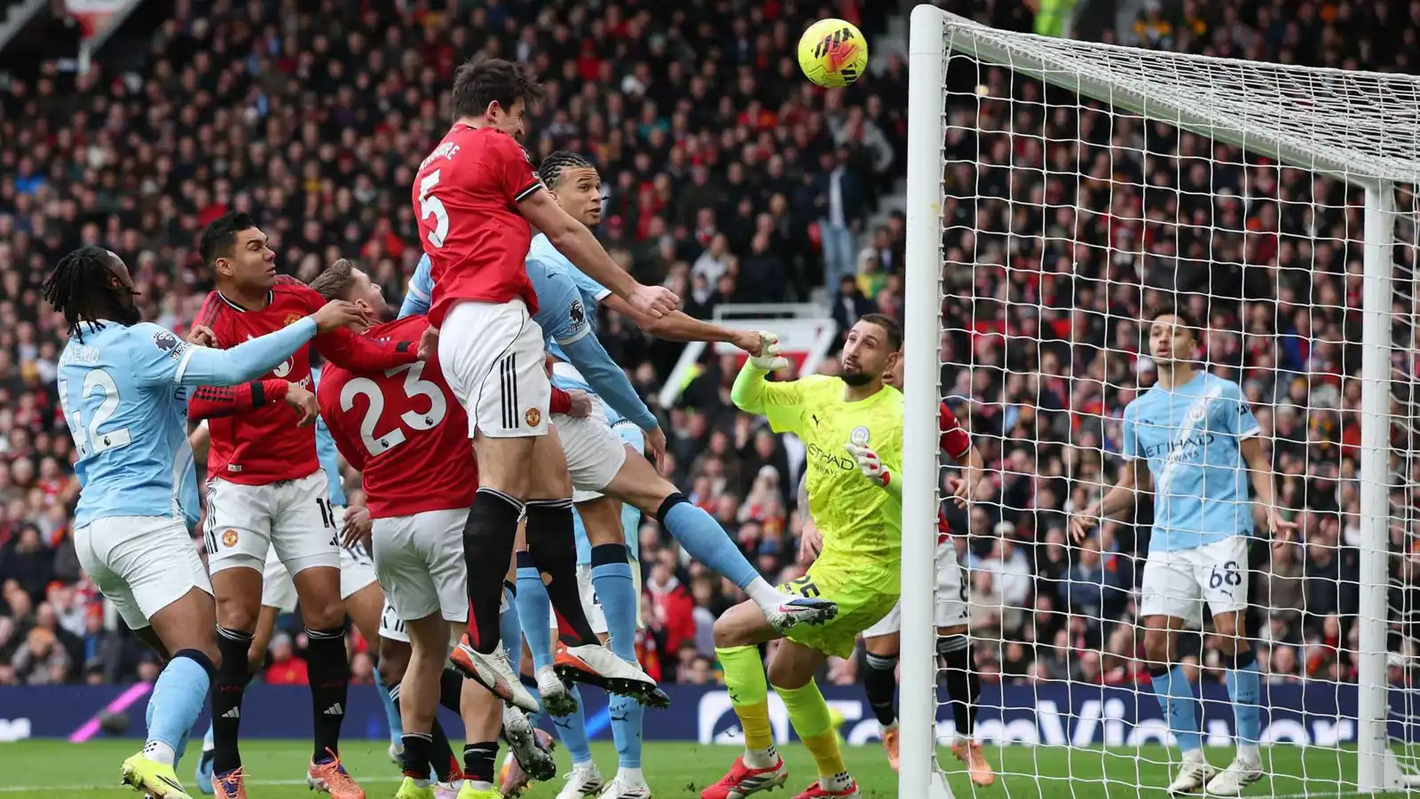 بث مباشر لمباراة مانشستر سيتي ومانشستر يونايتد في الدوري الإنجليزي