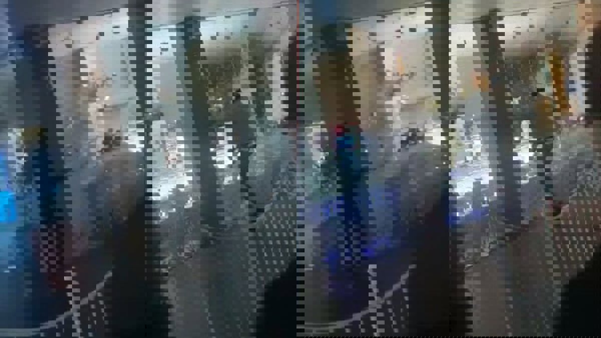 مستوطنون إسرائيليون يحطمون محلات تجارية لفلسطينيين في يافا (فيديو)