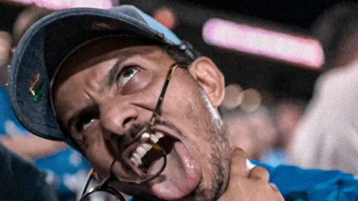 "خنق مانشستر سيتي".. رد فعل مشجع الهلال يتحول إلى "تريند عالمي" (فيديو)