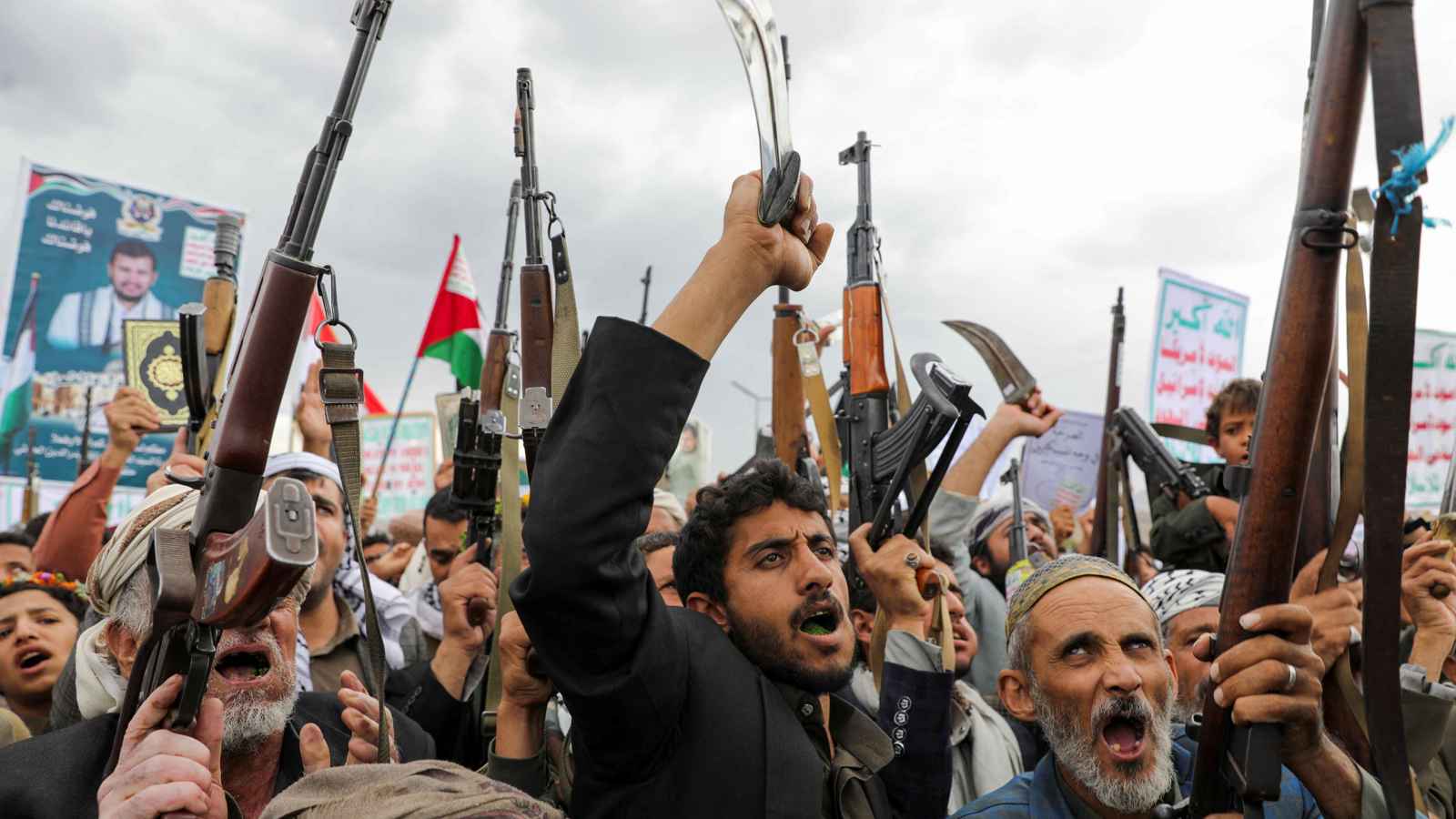 "التصوير ممنوع".. ميليشيا الحوثي تفرض قيودا جديدة على الصحفيين