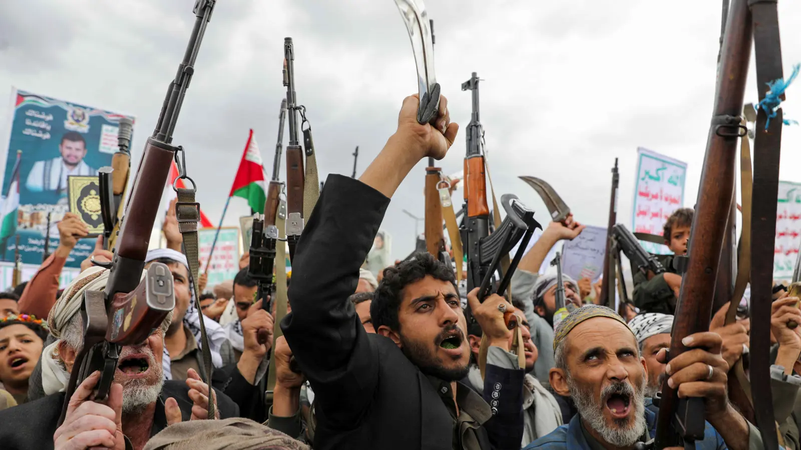 "التصوير ممنوع".. ميليشيا الحوثي تفرض قيودا جديدة على الصحفيين