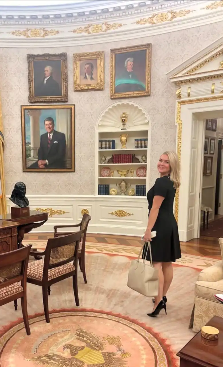 كارولين كلير ليفات في البيت الأبيض