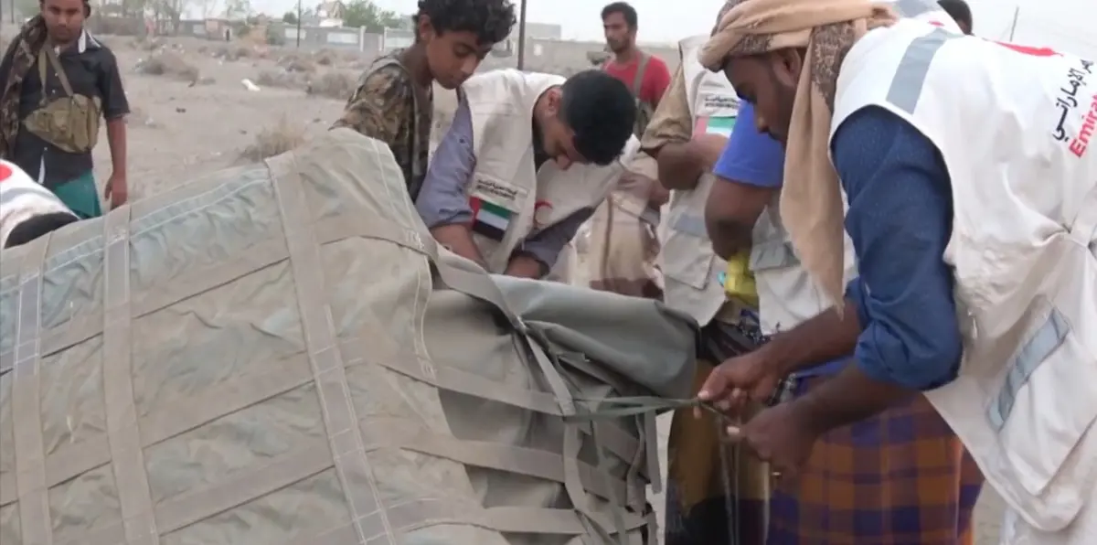 التحالف العربي ينفذ عملية إسقاط جوي في الحديدة (فيديو)