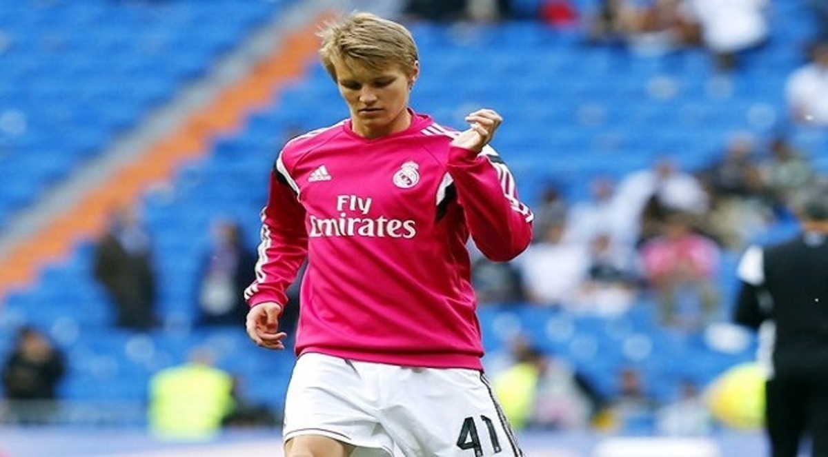 عدة فرق تنتظر قرار بينيتيز بشأن مارتن أوديغارد