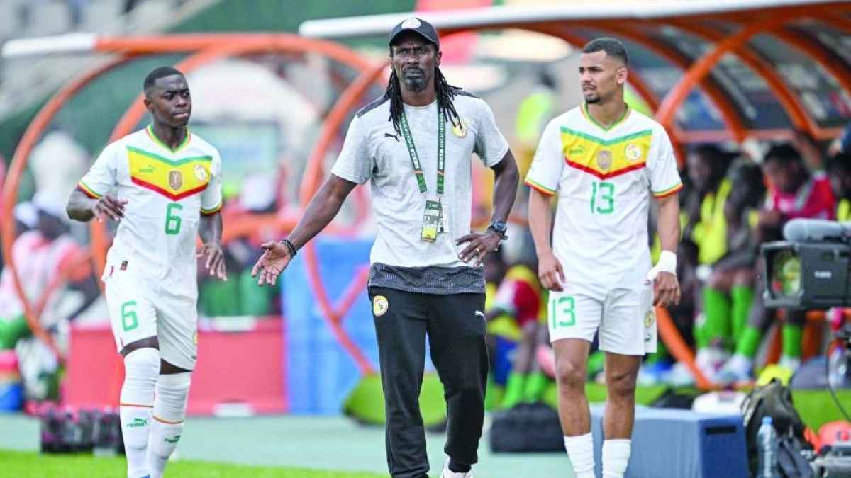 أسطورة السنغال يقترب من تدريب منتخب ليبيا