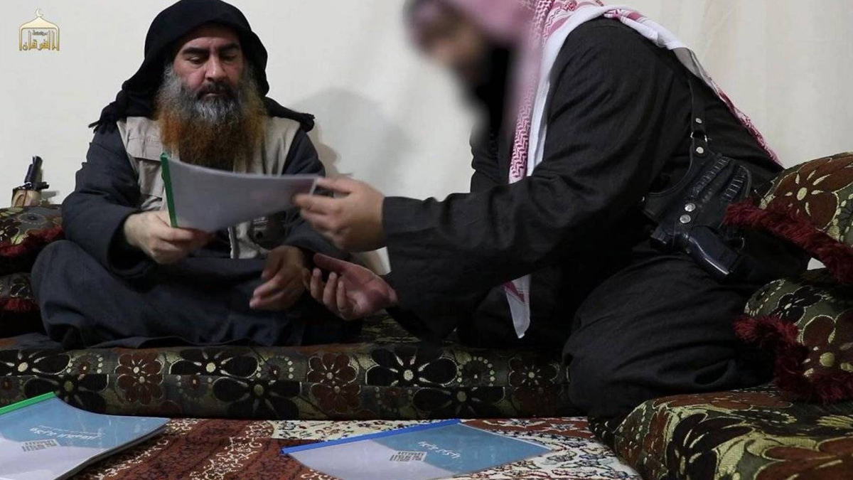 "الدفاع" العراقية: أبو بكر البغدادي ظهر في ملجأ تحت الأرض