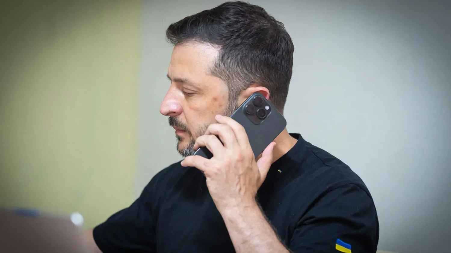 "المهمة المستحيلة".. زيلينسكي يواجه مأزقاً في البيت الأبيض