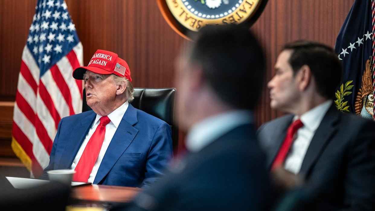 "ضربة قوية وخروج سريع".. ترامب يكرر نهجه مع إيران