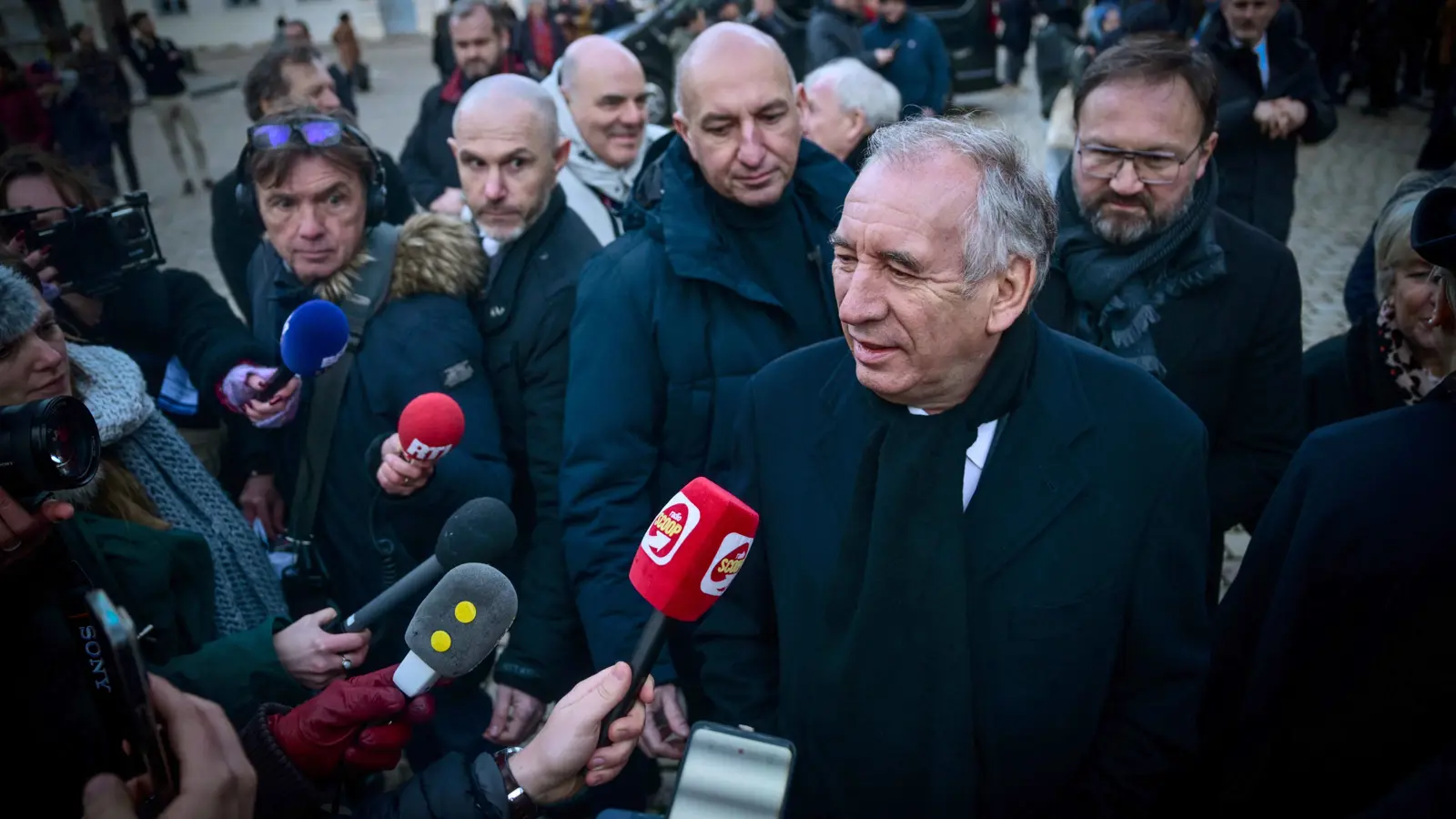 إصلاح نظام التقاعد.. اختبار مصيري أمام الحكومة الفرنسية