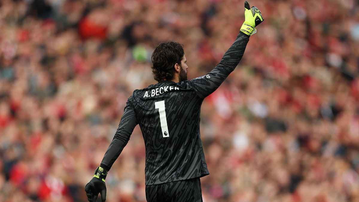 نادٍ سعودي يقدم عرضا ضخما لحارس ليفربول