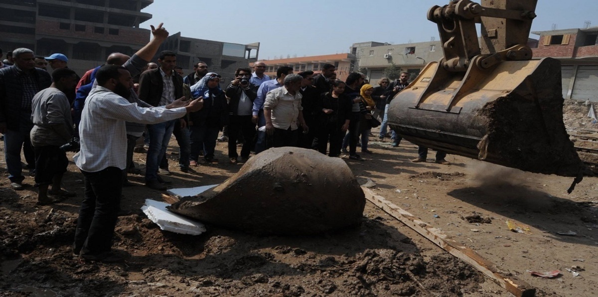 محاكمة رئيس هيئة الآثار المصرية بسبب سوء معاملة الملك "بسمتيك الأول"