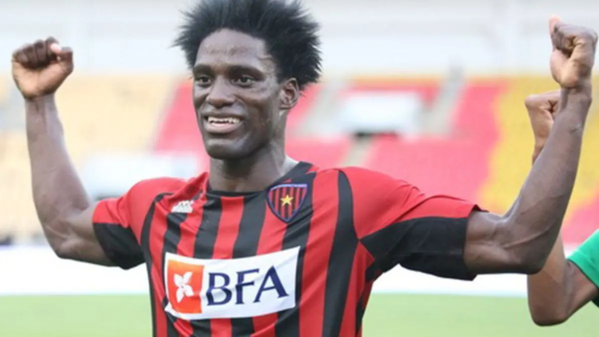 أري بابل صفقة الزمالك الجديدة يهاجم مجلس الإدارة ويهدد بفسخ عقده (فيديو)