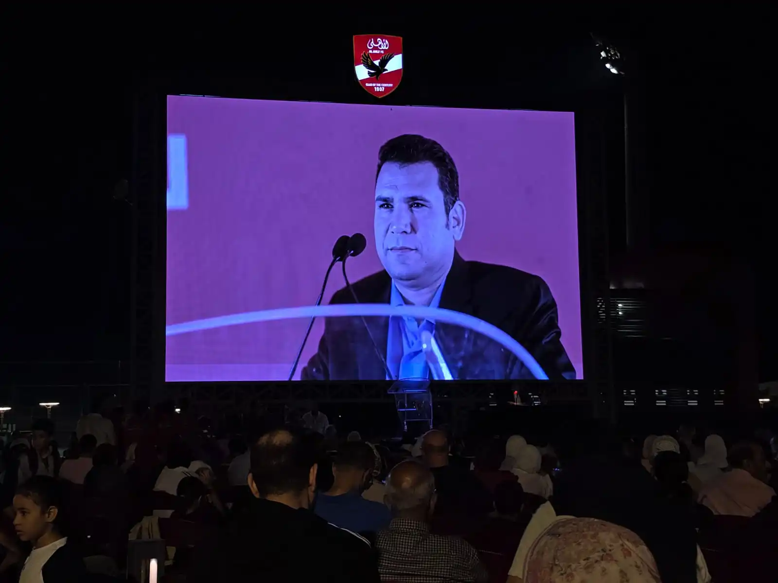 إشادة محود الخطيب بجمال جبر مدير المركز الإعلامي بالأهلي