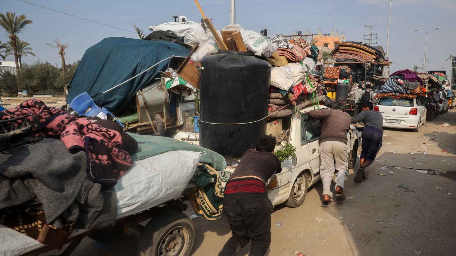 عودة 376 ألف فلسطيني إلى شمال غزة في يومين