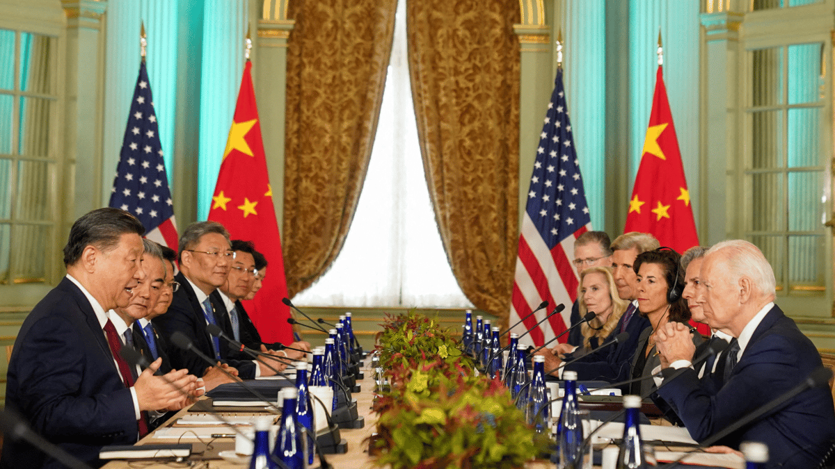 "الغارديان": أسعار الفائدة والمواجهة الأمريكية الصينية أبرز محددات اقتصاد 2024