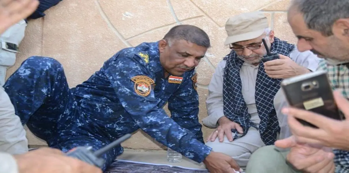 قاسم سليماني يتجول في شوارع الفلوجة (صور)