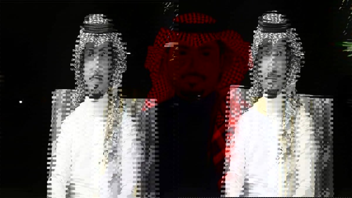 "سمول كابتشينو" يتعرض للسخرية بعد ادعائه تلقيه "اتصالا مهما"